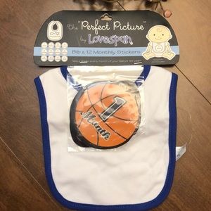 🏀NWT Baby Bib w/ Monthly Stickers